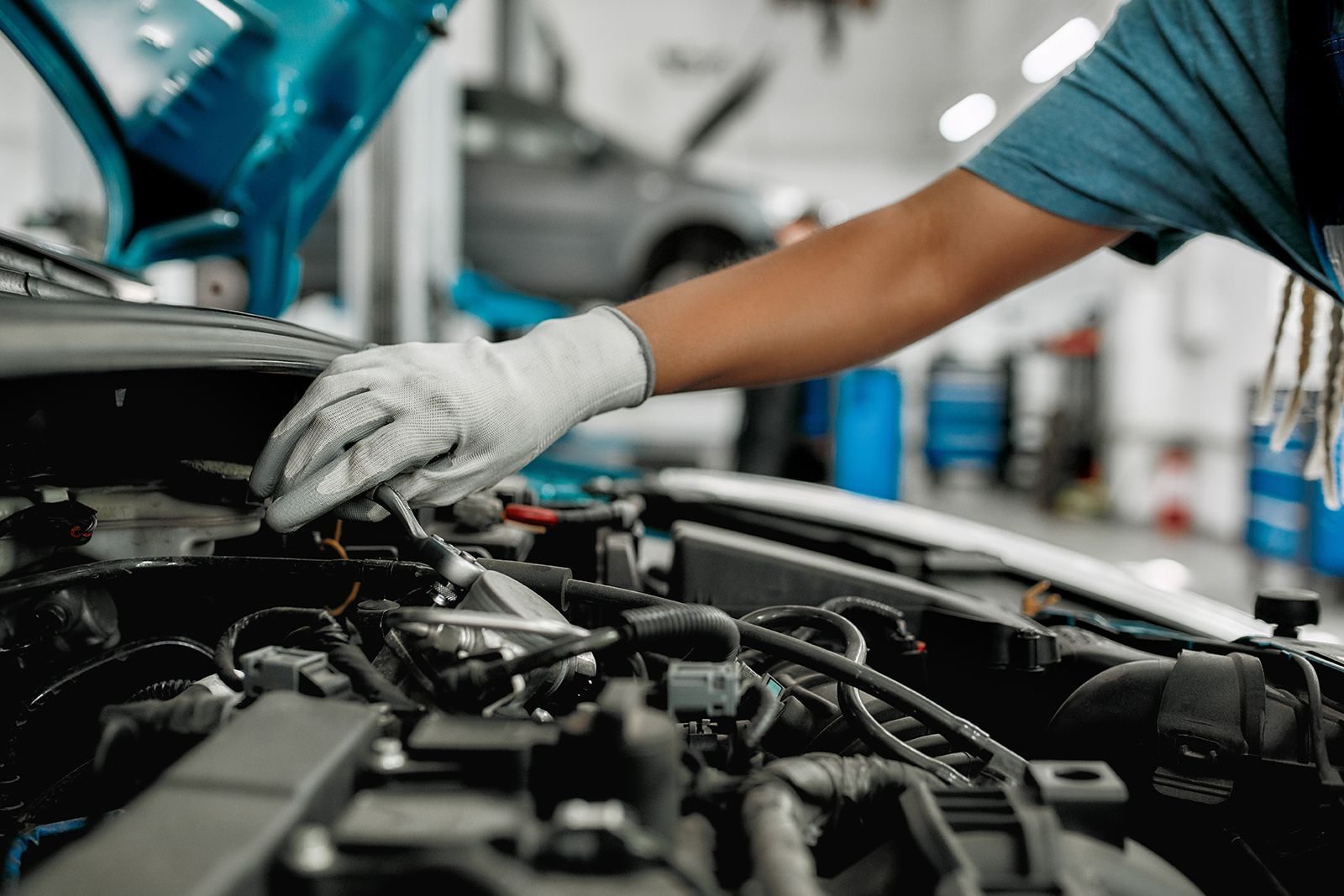 202601220721175751-woman-mechanic-stock